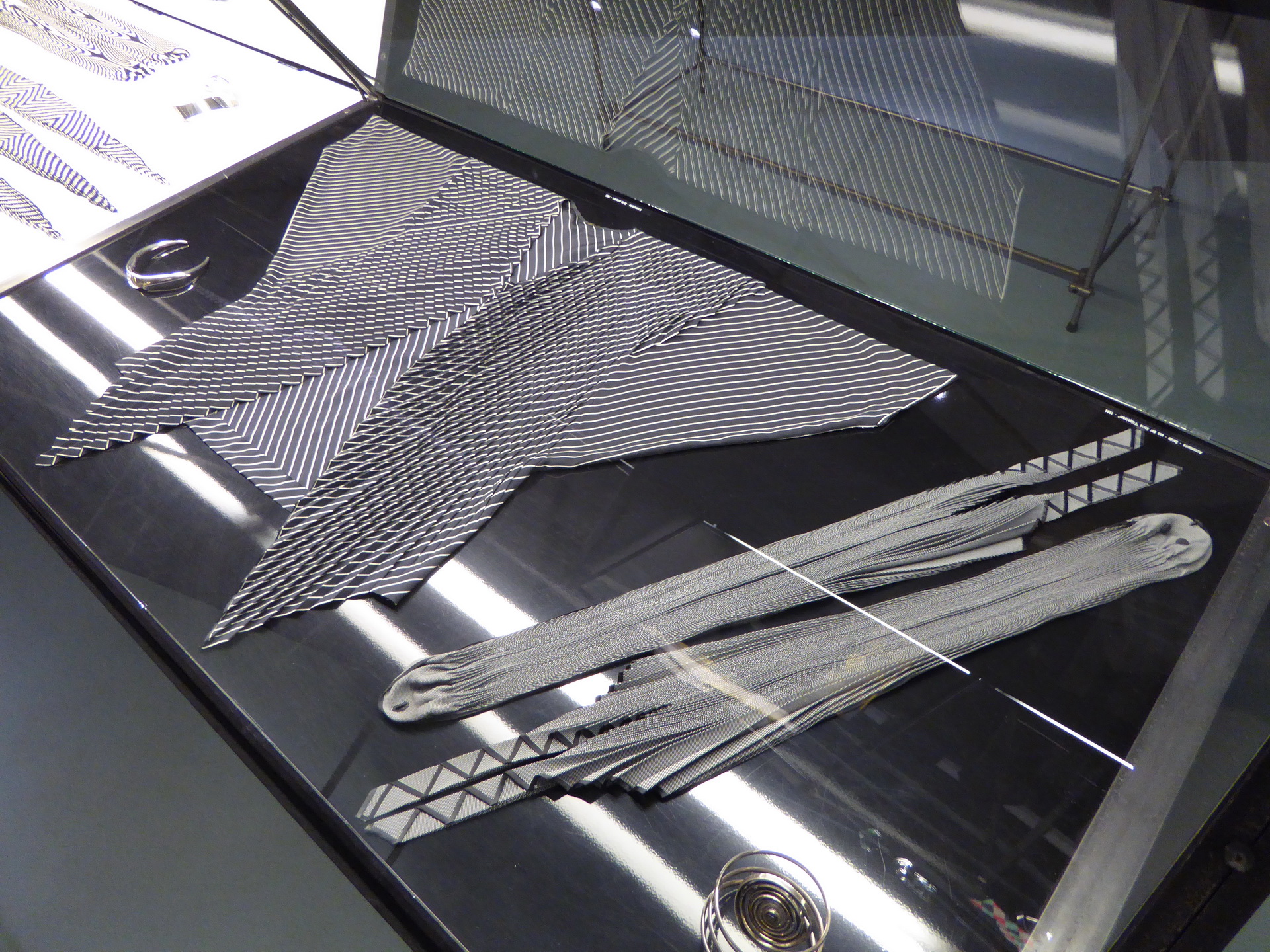TEXTIL-UND-METALL